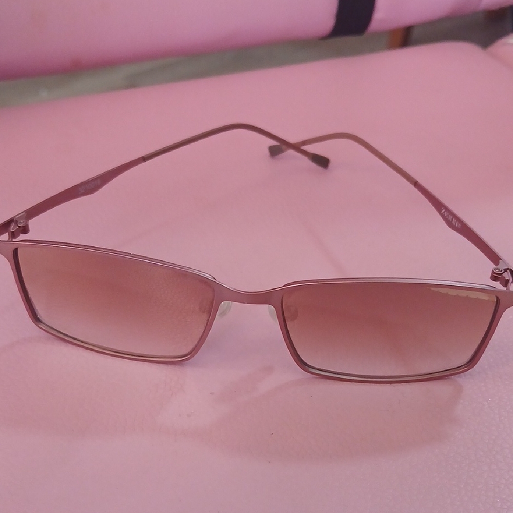 Chic Rectangular Pink Sunglasses - image 1